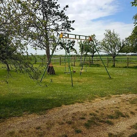 Gite Le Campagnard Saint-Germain-Des-Bois  المظهر الخارجي الصورة